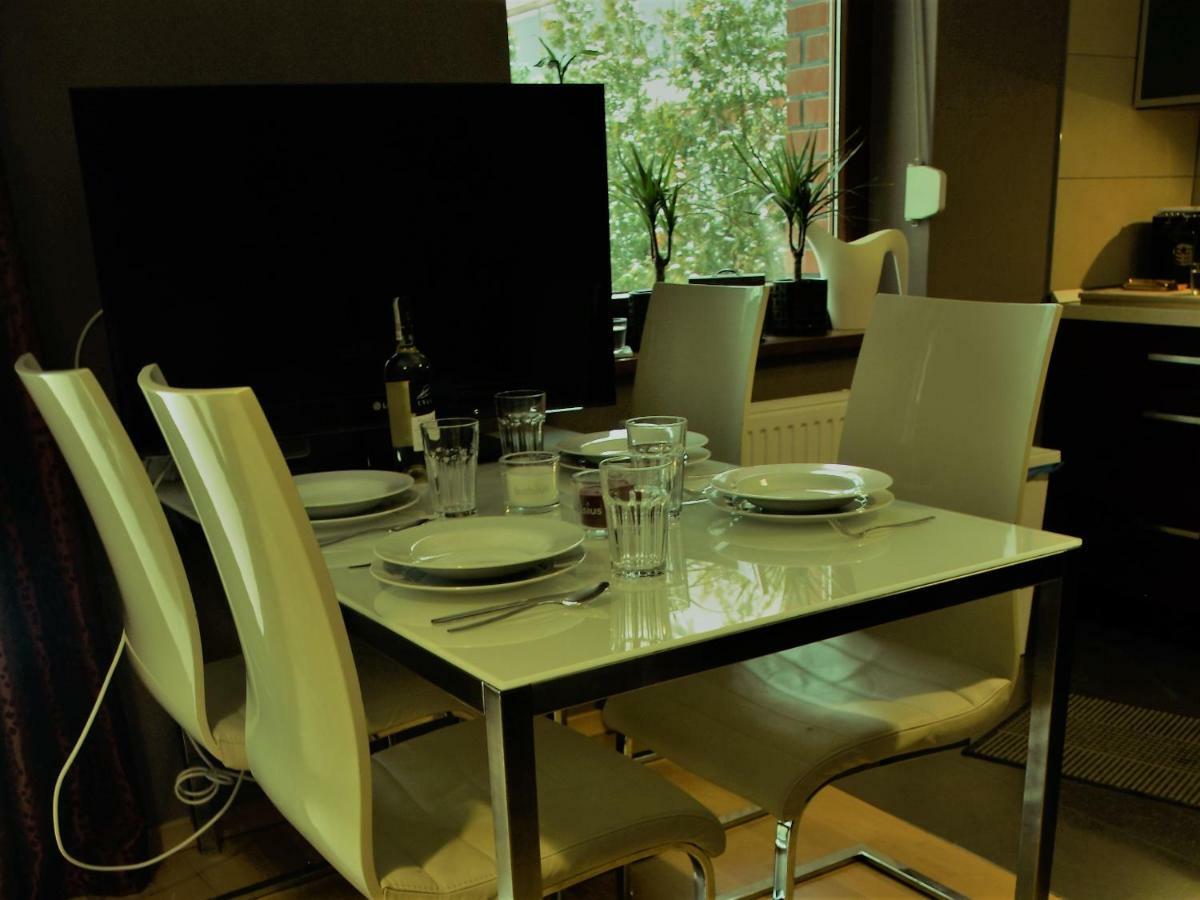 Apartament Przy Parku Wroclaw Ngoại thất bức ảnh