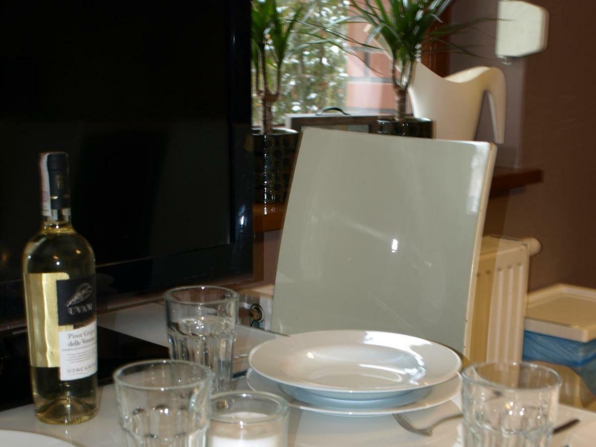 Apartament Przy Parku Wroclaw Ngoại thất bức ảnh